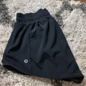 Lululemon Hotty Hot Short II, Size 4